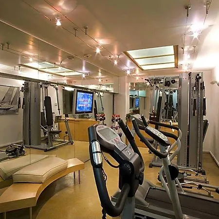 Отель Taxim Residences 4*